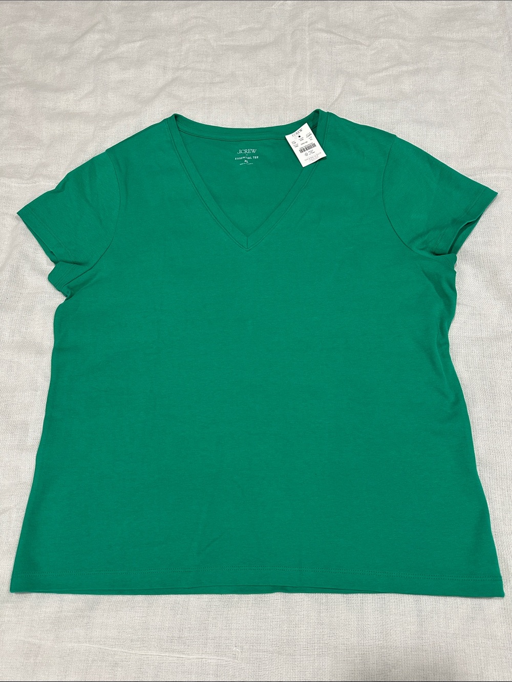 NWT J. Crew Women's “Essential” V-Neck Tee in Emerald Green, XL